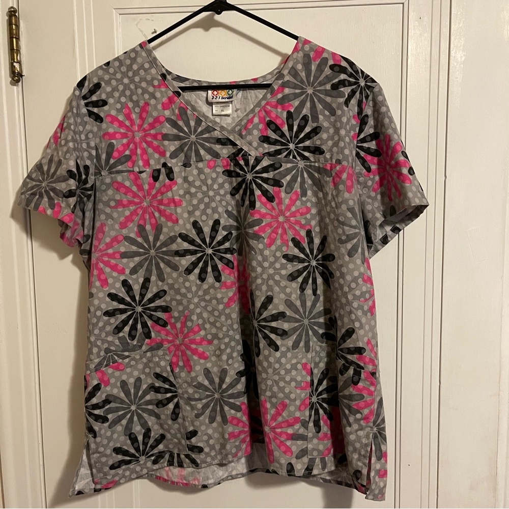 321 Scrubs xl
